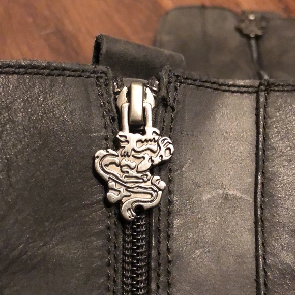 Boots - Picture 5 of 6